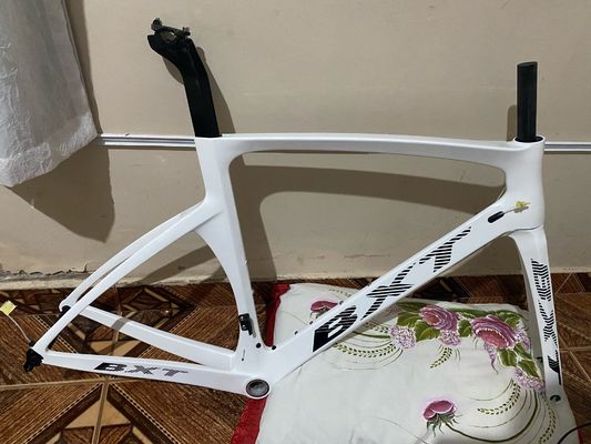 Rim Brake Road Bike Carbon Frame 700C V Brake Tire 25C 150kg Max Load